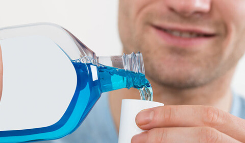 Choosing the Best Mouth Rinse with Cosmetic Dentistry Center